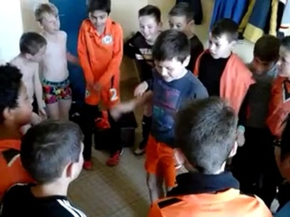 Victoire des U11 a 4- 0 et U11 c 6-3 contre Val d'Izé. La fête ensuite dans les vestaires