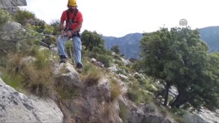 Kayalıklarda Mahsur Kalan Oğlağı Akut Kurtardı