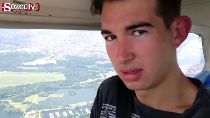Uçağın camını açıp..!