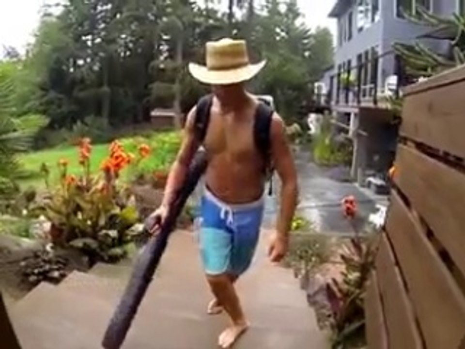 Superbe dunk en piscine