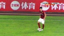 Elkeson humiliates defenders with Zlatan-esque dribble