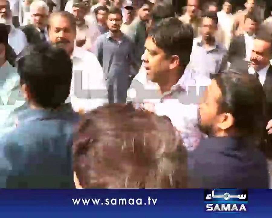 Court premises turns into wrestling ring