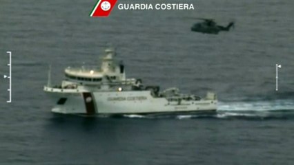 Hundreds of migrants feared dead after boat capsizes