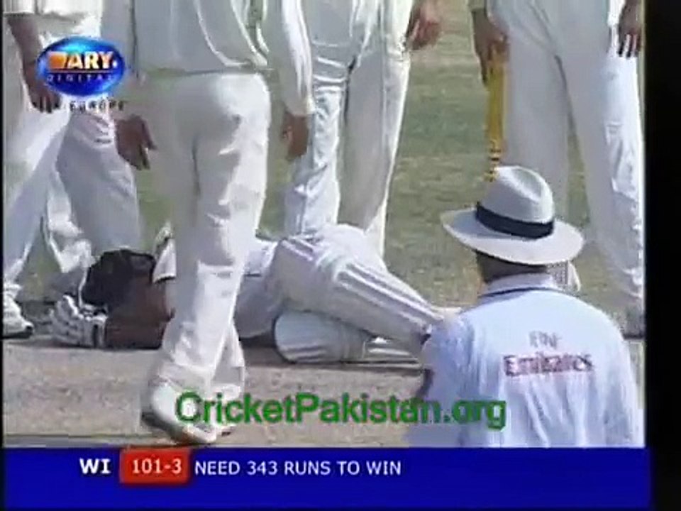 Umar Gul Superbb Yorker to Sarwan