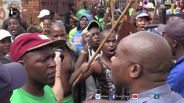 Les étrangers visés par des violences en Afrique du Sud