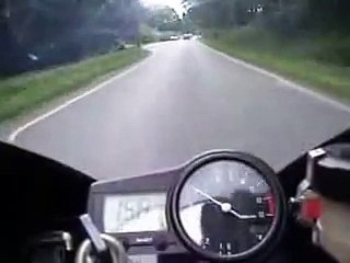 псих на мотоцикле ⁄ 307 км⁄ч ЖЕЕЕЕСТЬ