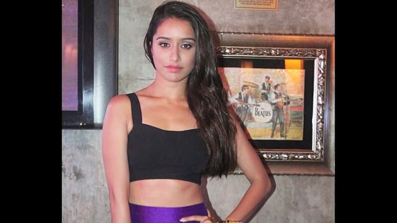 Shraddha Kapoor Hot Nipple Pokes On Ramp At LFW 2015