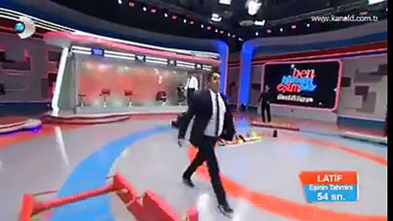 Latif Doğan'ın Topuklu Ayakkabı Performansı