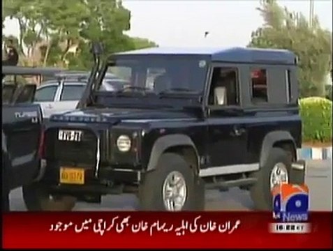 Watch Really Surprising Protocol of Imran Khan in Karachi, Dozens of Vehicles in Convoy