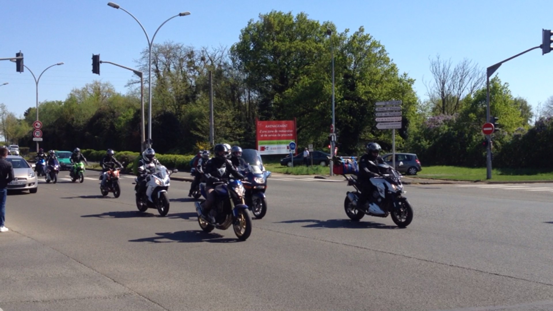 24 H Du Mans Moto 2015 Depart Des Spectateurs Video Dailymotion
