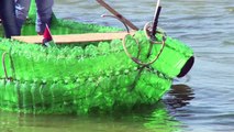 Boot aus Plastikflaschen ist Attraktion in Gaza