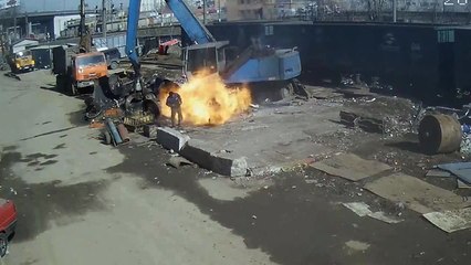 Тот самый сварщик который чинил атомную подлодку "Орел"!