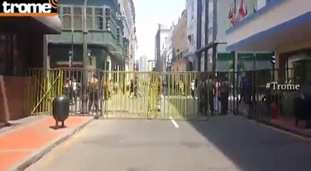 Download Video: Cercado de Lima: Cierre de accesos a Plaza Mayor aumentó tráfico y afectó a transeúntes y comerciantes