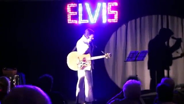 Mike Adams sings 'I've got my Mojo Working' at Sheffield Rem