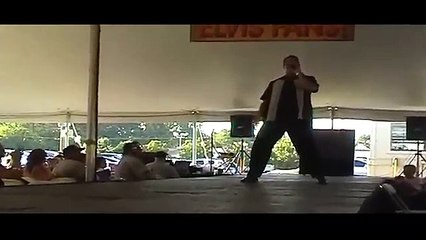Scott Michael sings  Rubberneckin  at Elvis Week 2006 (video)