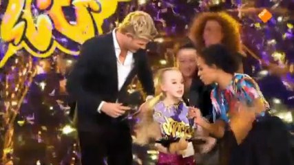 Winnaar Chantal de Boer geniet na van finale Junior Dance - RTV Noord