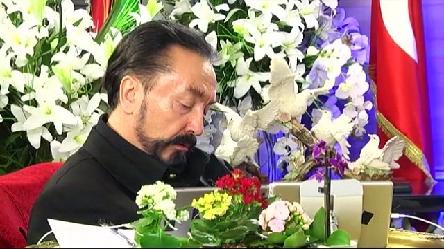 Adnan Oktar explains the verses in the story of Dhu'l-qarnayn that refer to Hazrat Mahdi (as) 1