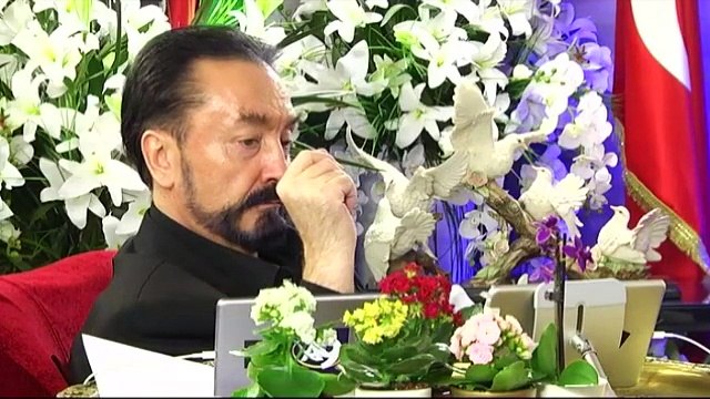 Adnan Oktar explains the verses in the story of Dhu'l-qarnayn that refer to Hazrat Mahdi (as) 2