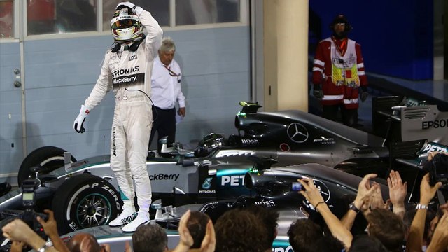 F1 - Hamilton gana en Bahréin, Alonso es undécimo