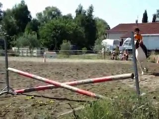 Saut d'obstacles au Poney-Club de Charlas