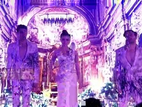 Shraddha Kapoor unveils Eiffel Tower Fashion Show Walk! HD