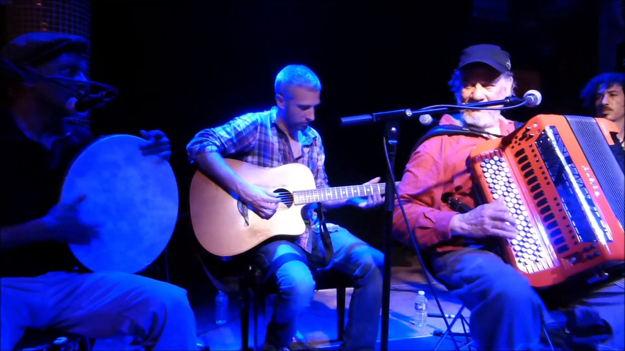 Jagdish avec René Lacaille / Jamal Nouman et Mr Roux au café julien (live)