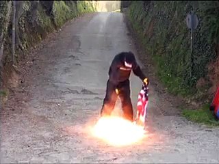 Il s'immole avec un Cocktail Molotov