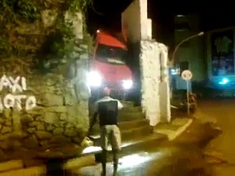 Descendre des escaliers en voiture