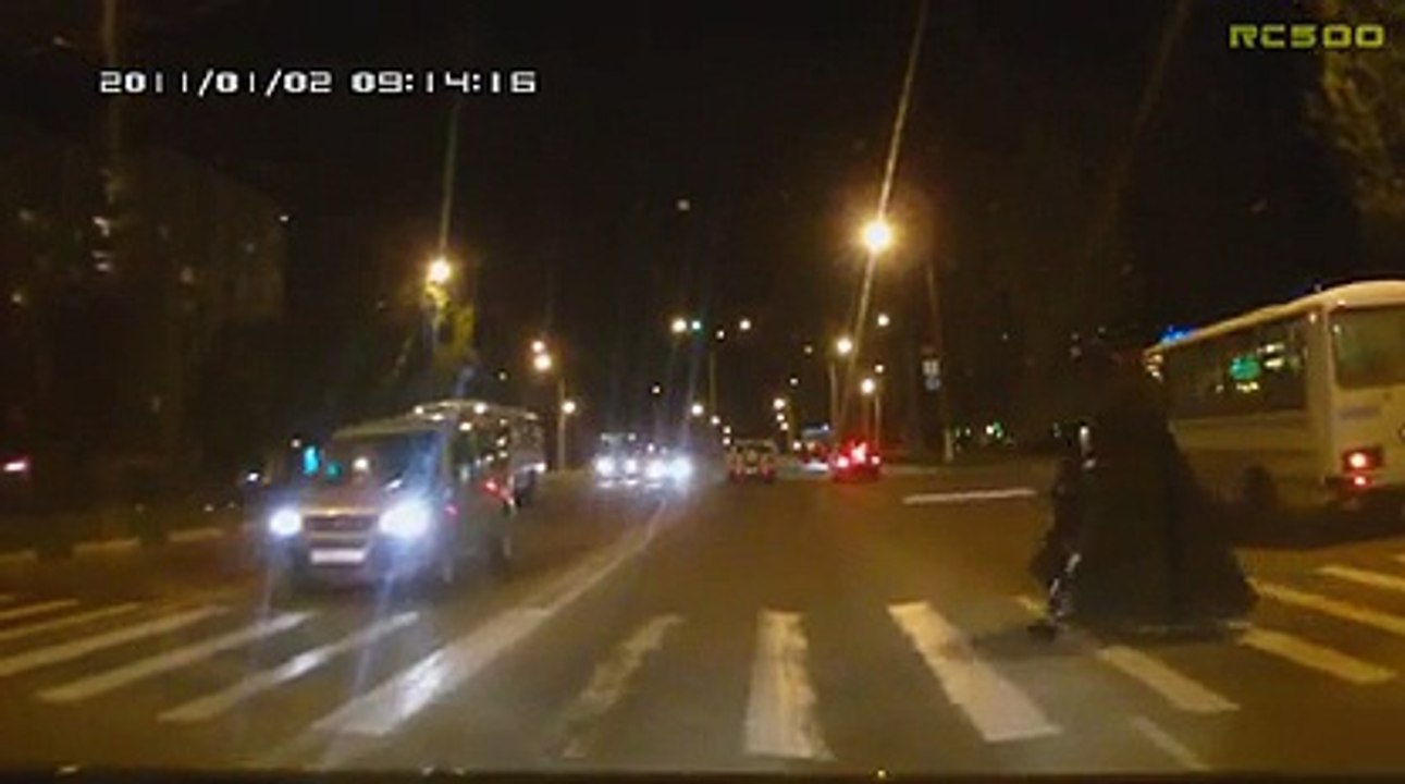 Des piétons bien chiants