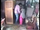 Home Videos SHOCKING- Man robbing house keeping woman hostage