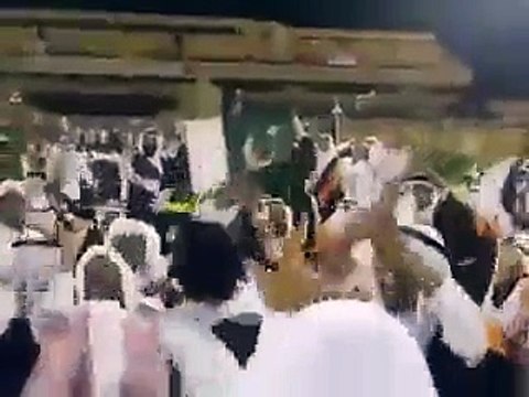 Saudis Chanting Slogans For Pakistan Is Government Agreed To Send Army In Their Favor-