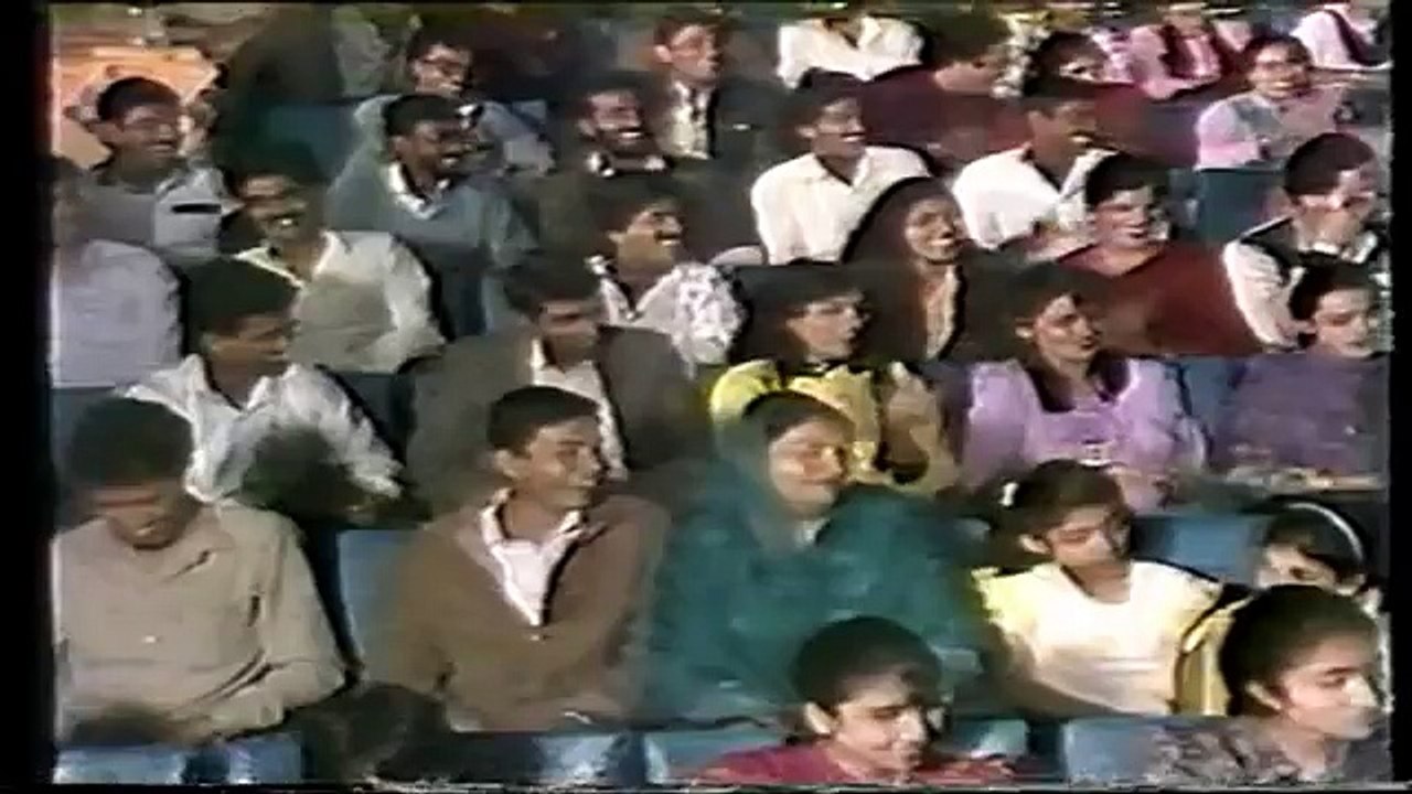 Lehri-(Pakistani film comedian )and Afshan Ahmed (singer )in ptv programmeYES SIR NO SIR