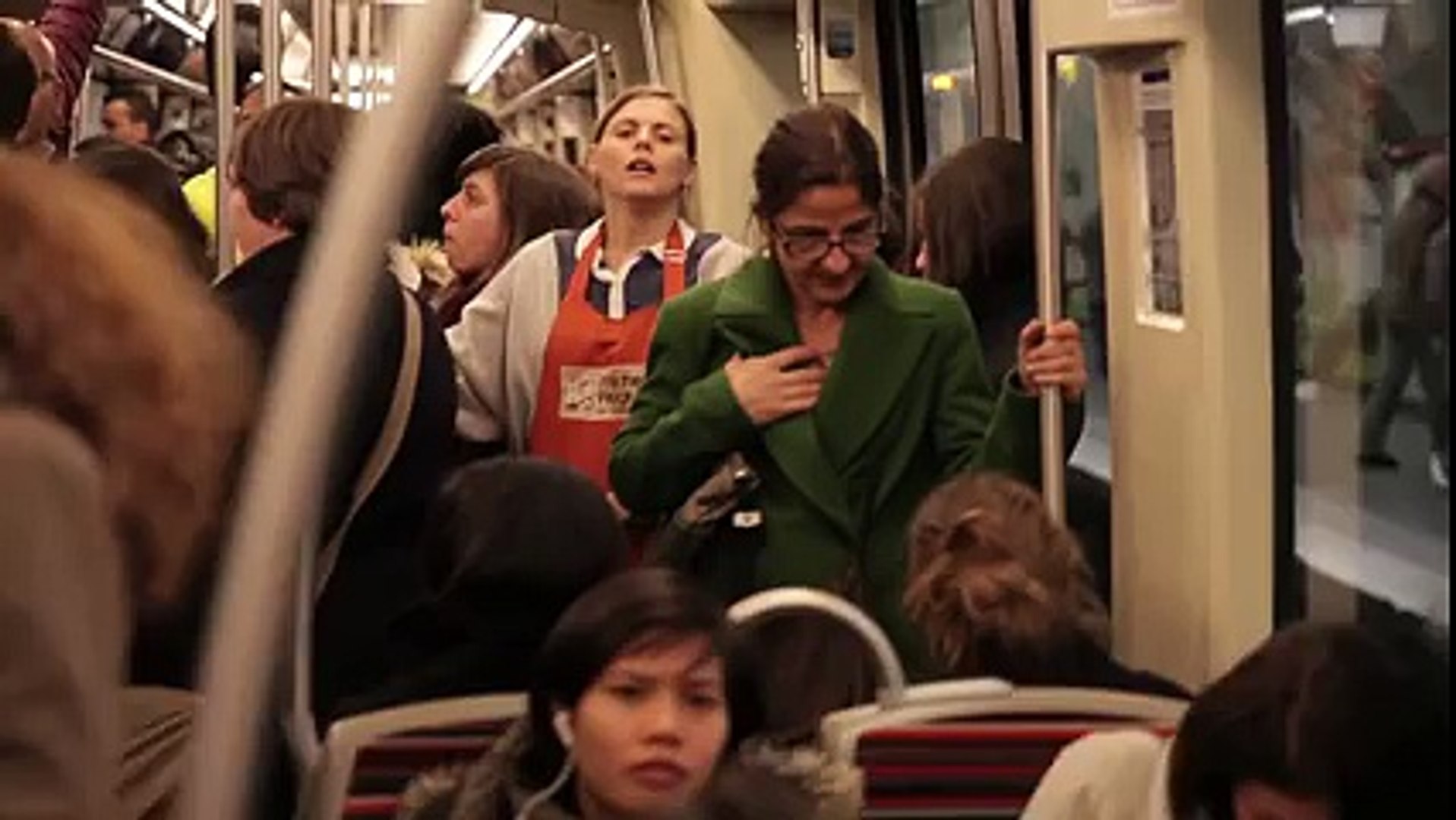 Michel Et Augustin Recrute Dans Le Metro Video Dailymotion