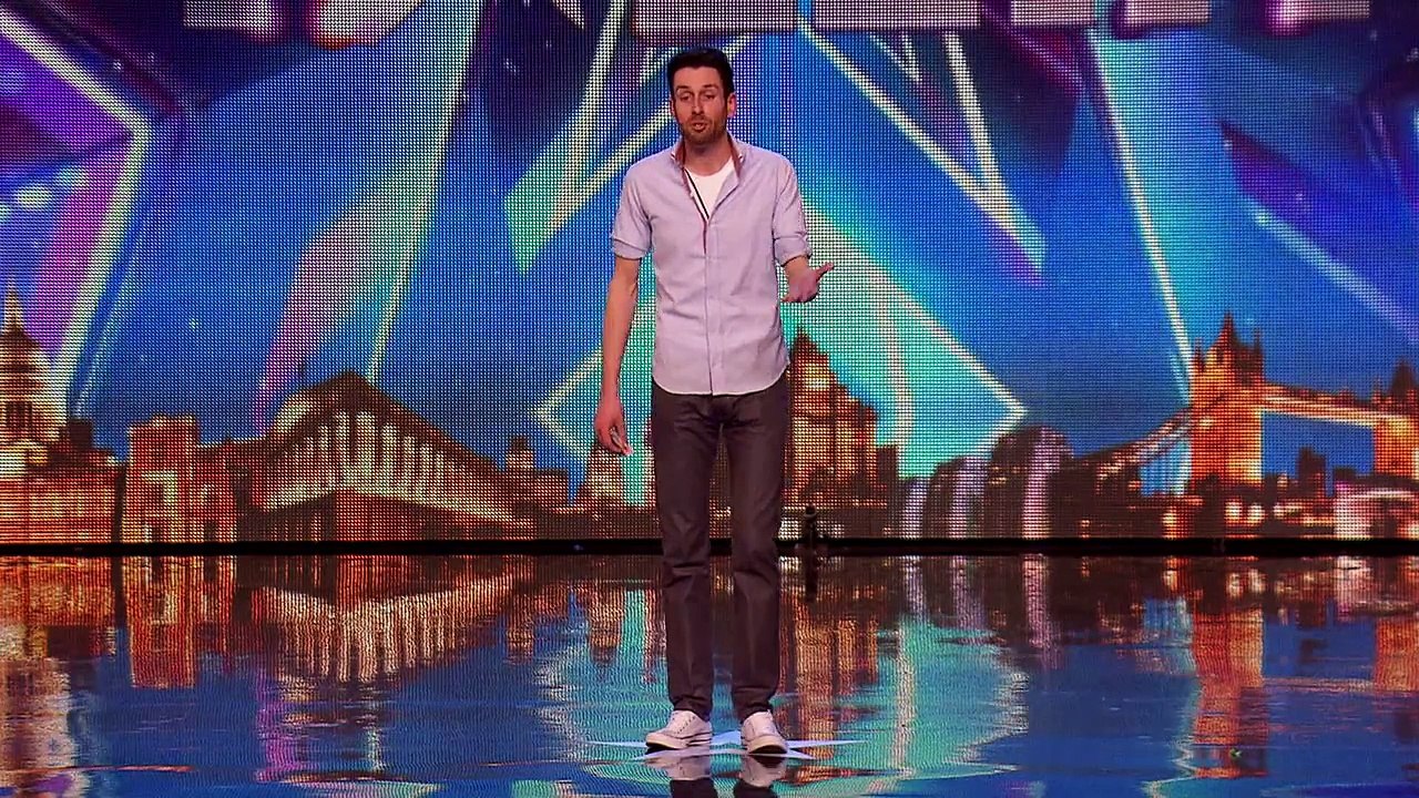Jamie Raven fait un tour de cartes à Britain's Got Talent