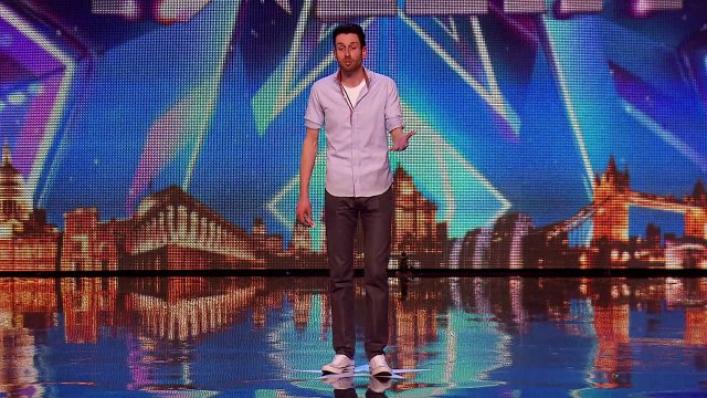 Jamie Raven fait un tour de cartes à Britain's Got Talent