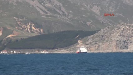 Çanakkle Gökçeada' da Karaya Oturan Feribottaki 188 Yolcu Kurtarıldı