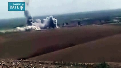 Une voiture kamikaze explose en plein ciel