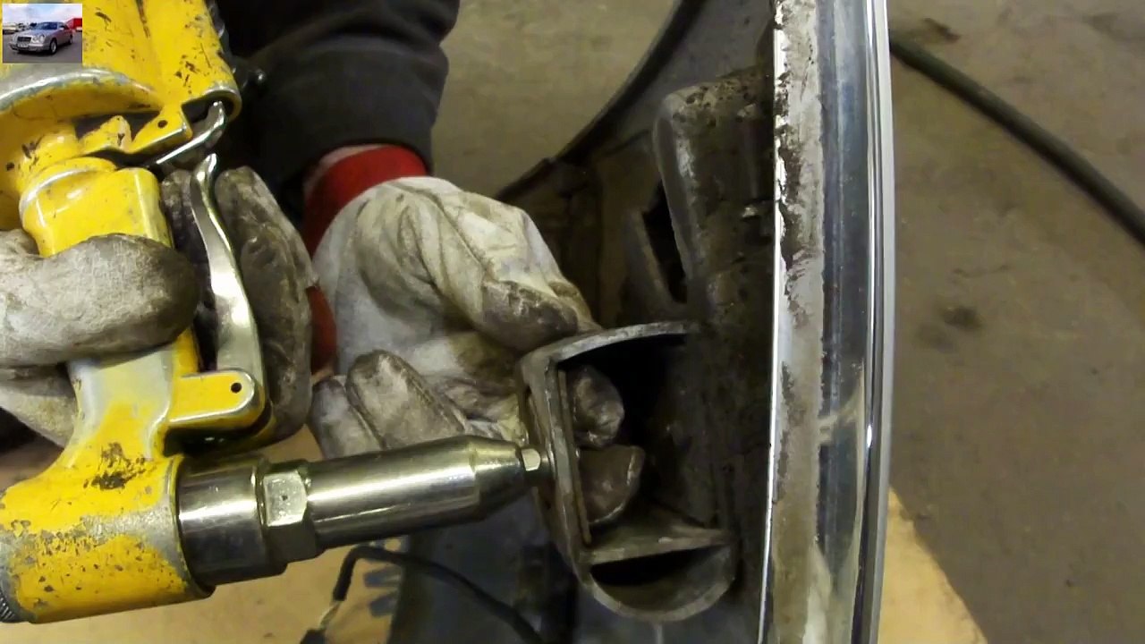 Замена датчика в переднем бампере Mercedes W210 how to replace a sensor parking sensor
