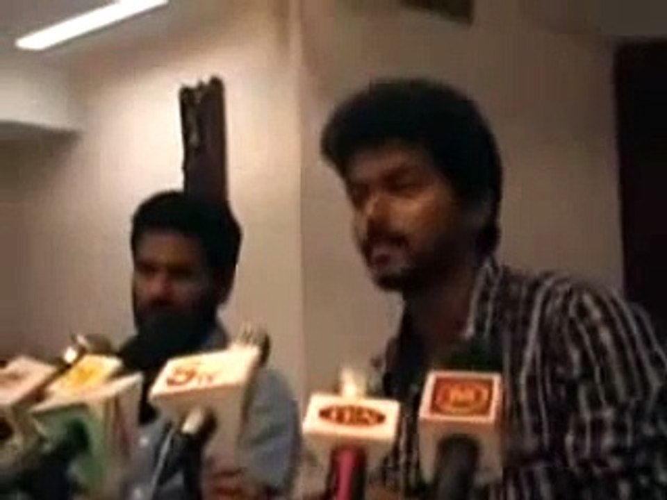 Villu Flop Interview actor VIJAY  angry