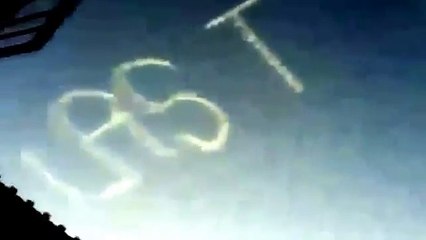 CHEMTRAIL PILOT WRITES "LAST CHANCE" WITH HIS JET ABOVE NYC