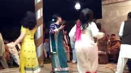 Pashto New Local Mast Girl Dance 2015