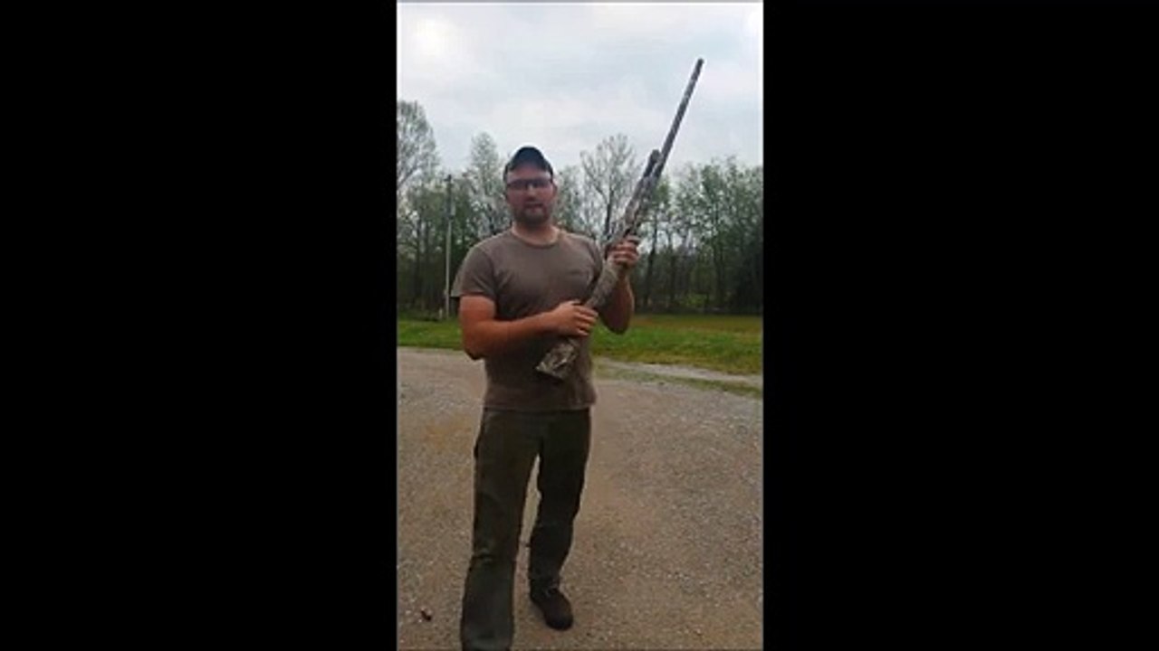 Ce fusil à pompe tir quand on le recharge