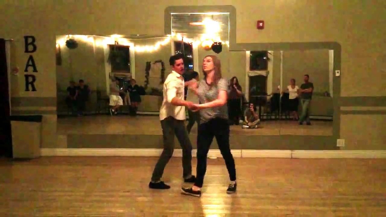 Swing Dance Jitterbug Moves | Mop the Floor |Hammerlock | Break Step