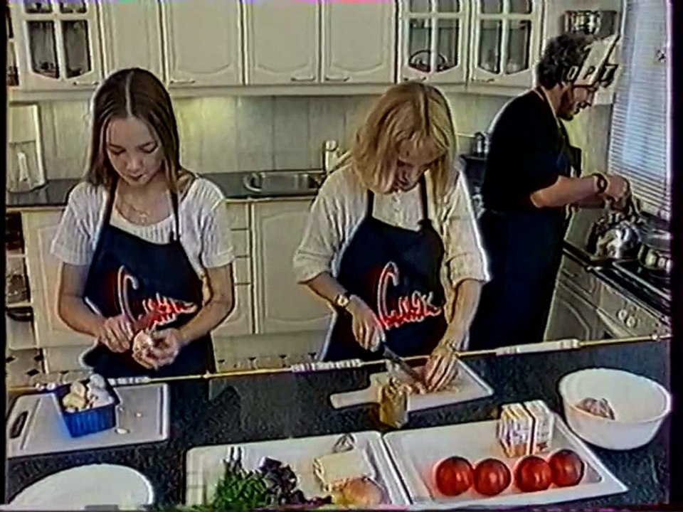 staroetv.su / Смак (ОРТ, 1996) Марина Левтова и Дарья Мороз