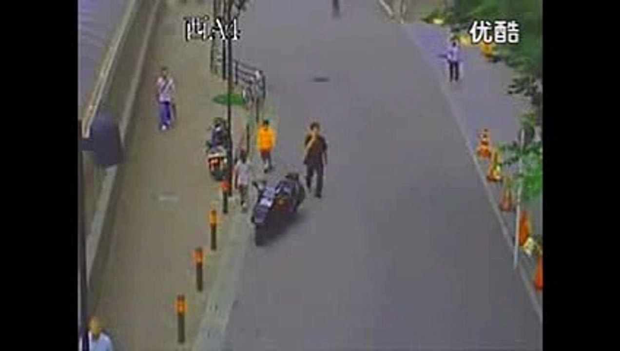 Real Ghost Girl Caught on Street Camera in Hong Kong! 2015