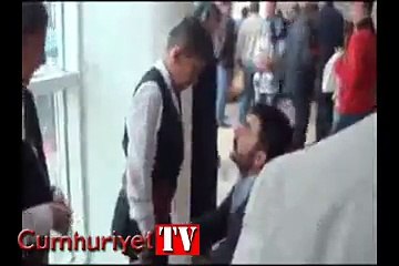 Cumhuriyet Gazetesi - (Video) Eğitmenden halk oyunu ekibine 'tokatlı' motivasyon