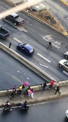 Captan enfrentamiento entre manifestantes y GNB en Santa Fe