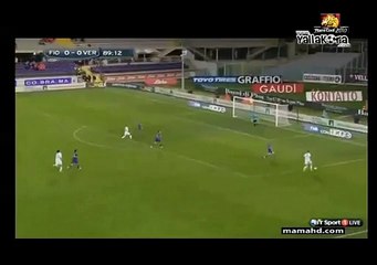 سقوط كوميدي احتفالا بهدف فيرونا  في الفيولا