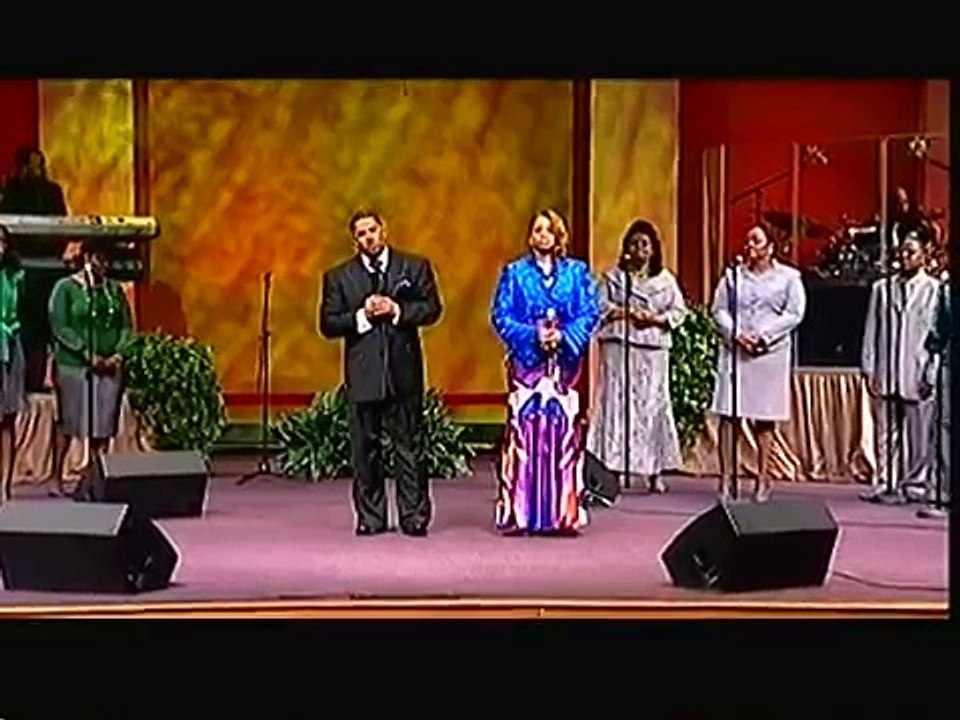 Byron Cage Karen Clark-Sheard and Pastor Marvin L. Winans singing "Lord You Are My Everything"