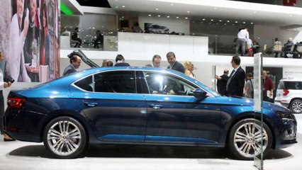 2016 Skoda Superb Exterior and Interior : Review